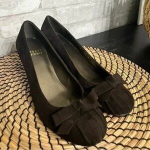STUART WEITZMAN | dark chocolate brown suede pumps bow kitten heel - size US 4.5